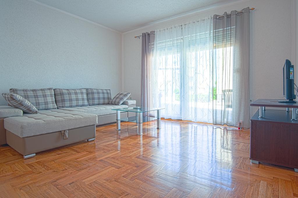 Apartments Marko Podstrana Kamer foto