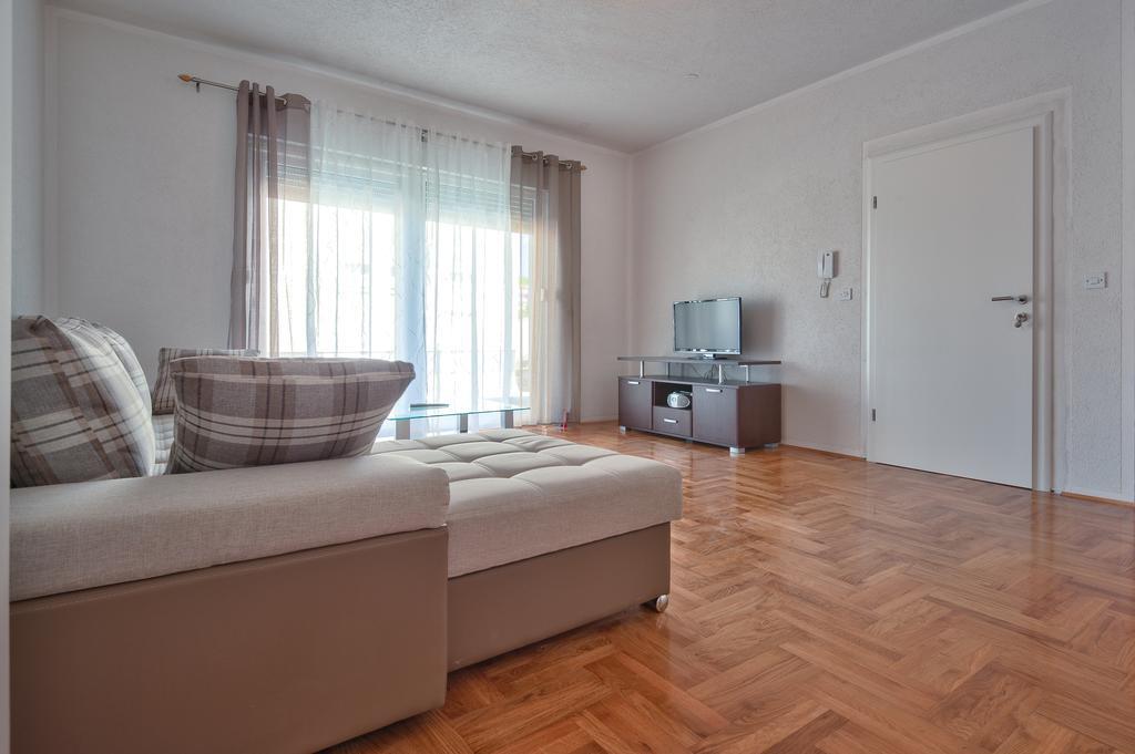 Apartments Marko Podstrana Kamer foto